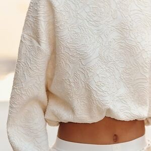 Daily Practice Cream Cropped Sweatshirt Size S